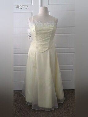 Yellow 2-piece A-line Lace-up Prom Dress with Lace Trimmed Bodice